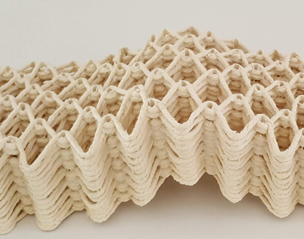 Kerámiakiállítás MKISZ - Maróti Viktória: Engedj be!; kőcserép, egyszer égetett